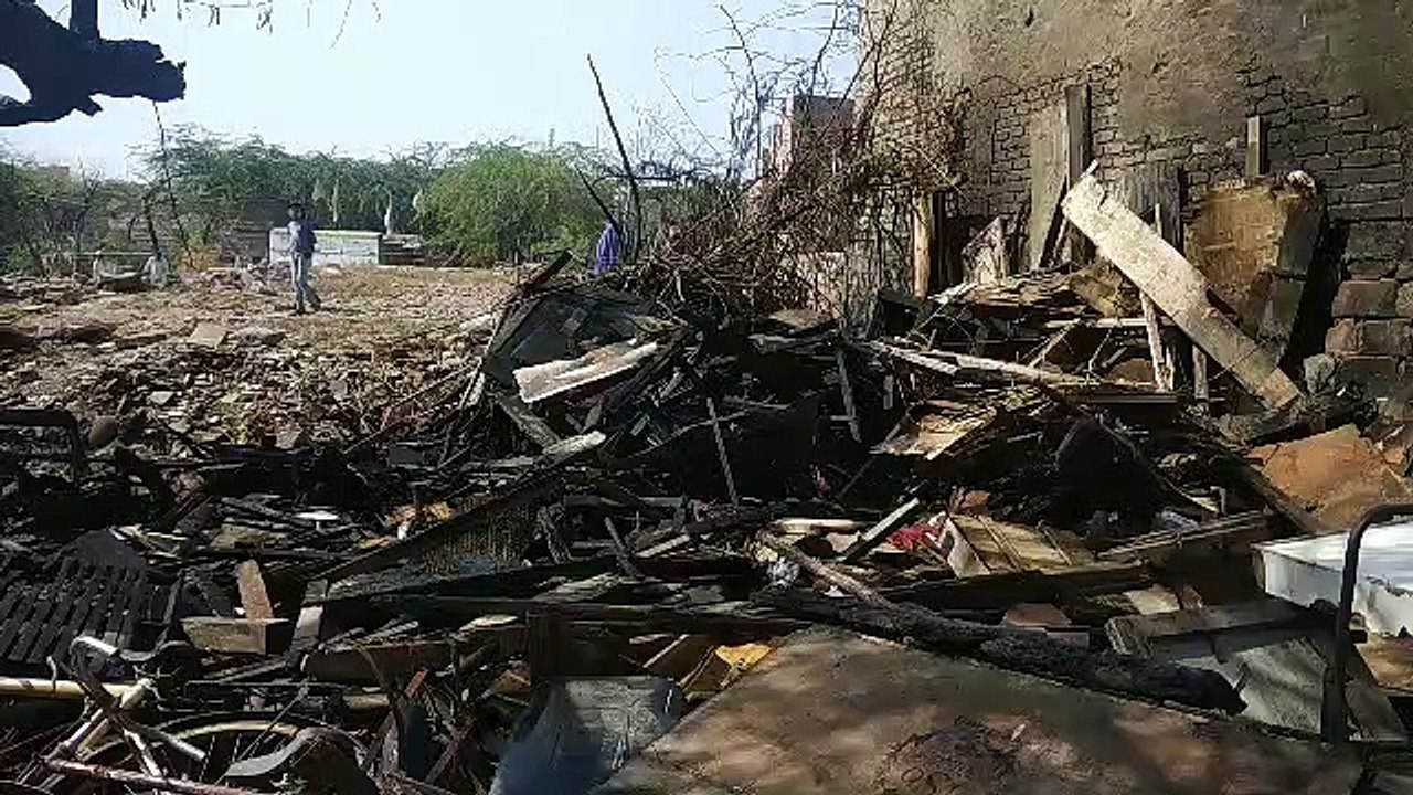 Junk warehouse fire