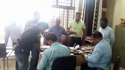 सब्सिडी की फाइल बढ़ाने फील्ड ऑफीसर ने मांगी रिश्वत