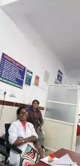 ठंड में कराहता रहा नवजात, परिजनों ने नर्स को कम रुपए दिए तो नवजात को देखा तक नहीं, देखें वीडियो
