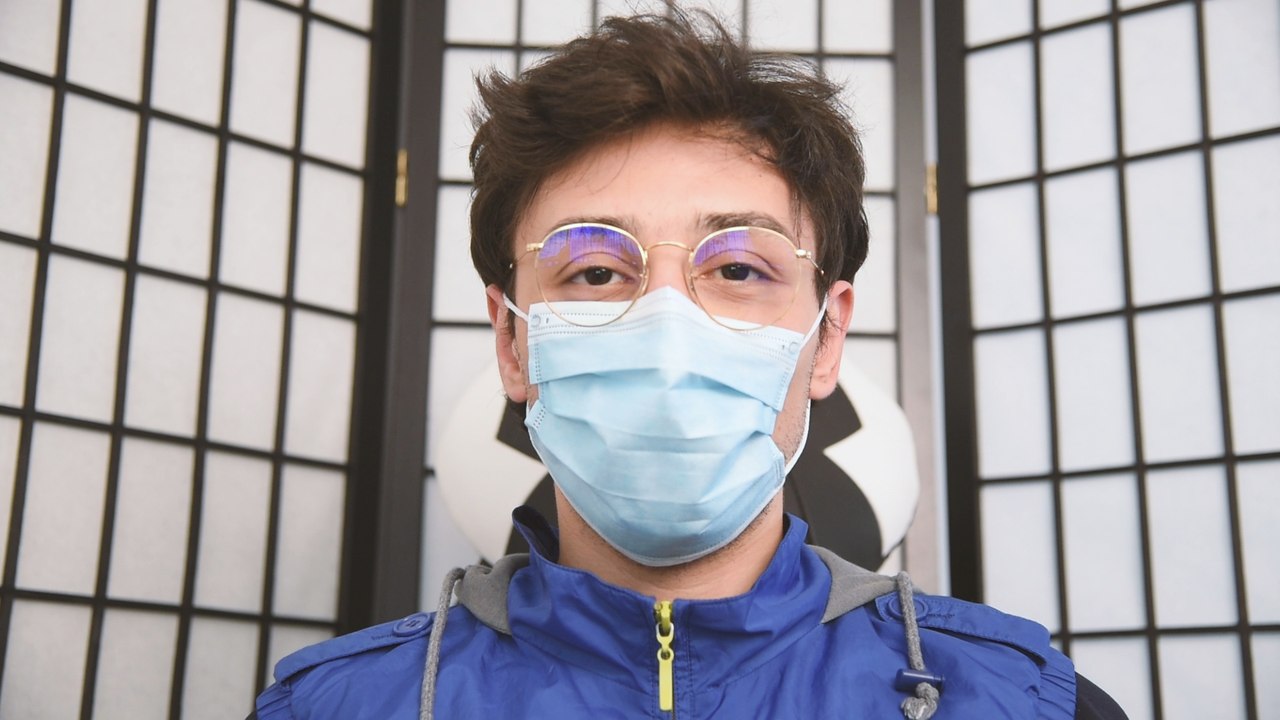 Schutzmaske richtig an- und ausziehen