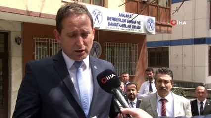 Koronavirüs Nedeniyle Kapanan Berberler Destek İstiyor