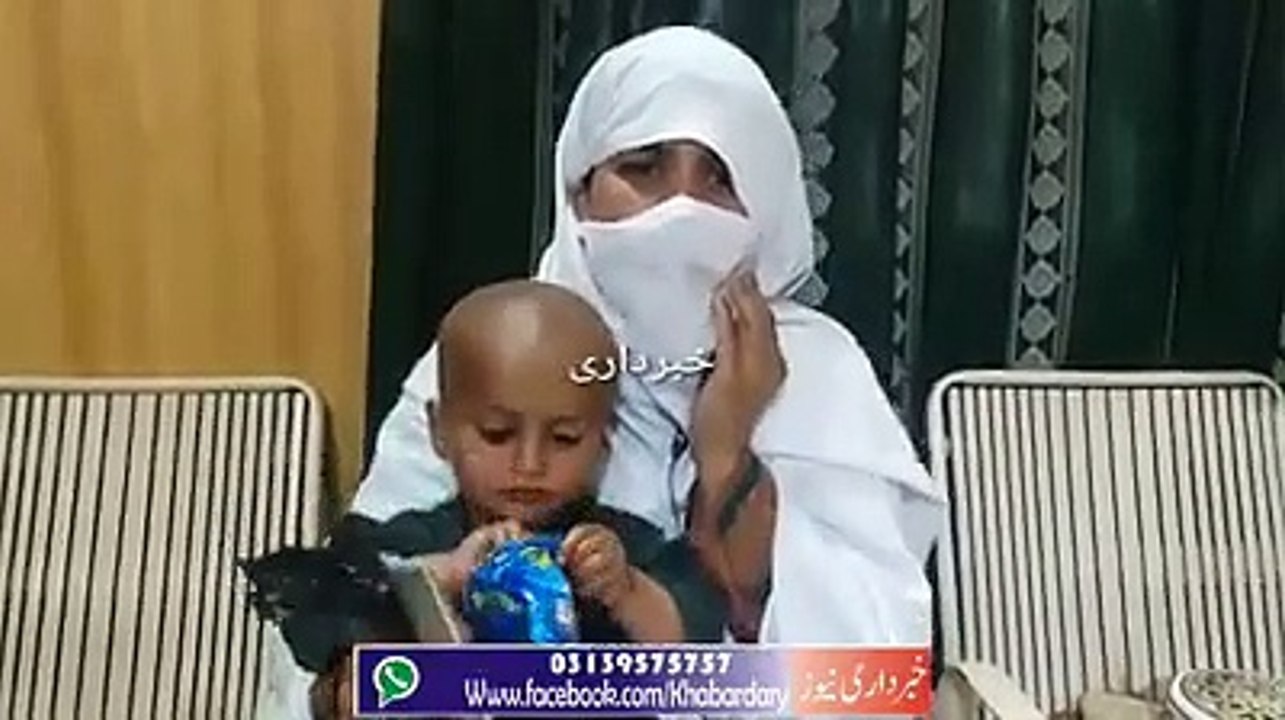 Charsadda: Ghareb, Mesken aur Bebas Khaton Insaf Mangne Press Club Pohunchi.