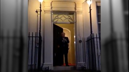 British PM emulates Modi's 'janata swagat' of Covid warriors