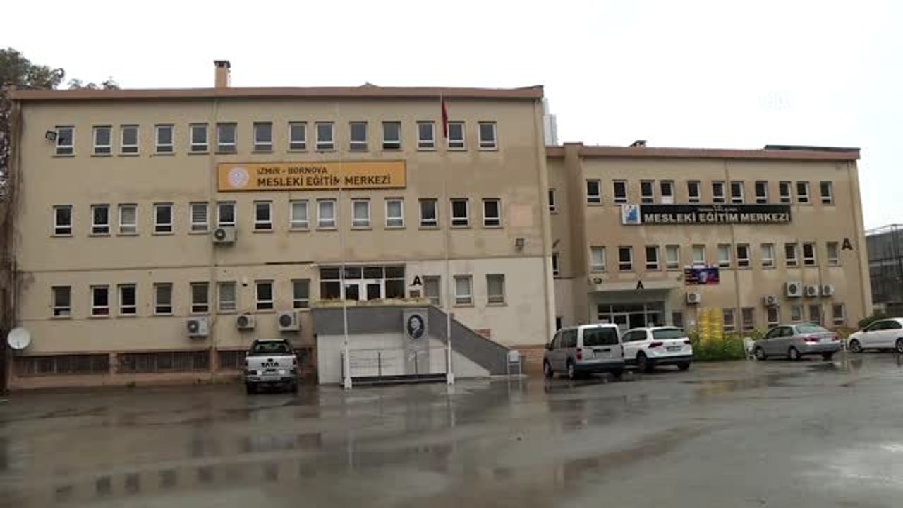 Mesleki eğitim merkezi günde 5 bin maske üretiyor