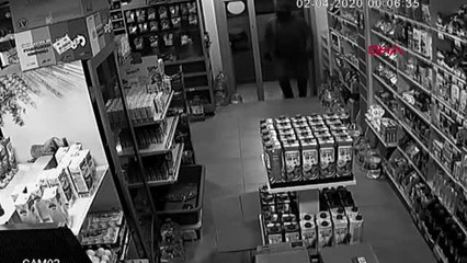 ESENYURT'TA MARKETTEKİ SİLAHLI SOYGUN KAMERADA