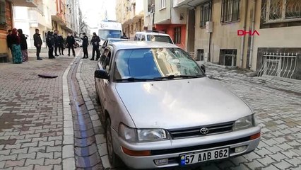 ESENYURT'TA 15 KİŞİLİK GRUP SOPA VE BIÇAKLARLA KAVGA ETTİ