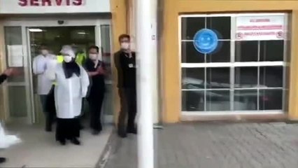 Koronavirüs tedavisi gören 3 kadın taburcu edildi