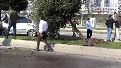 Kontrolden çıkan otomobil orta refüje daldı: 2 yaralı