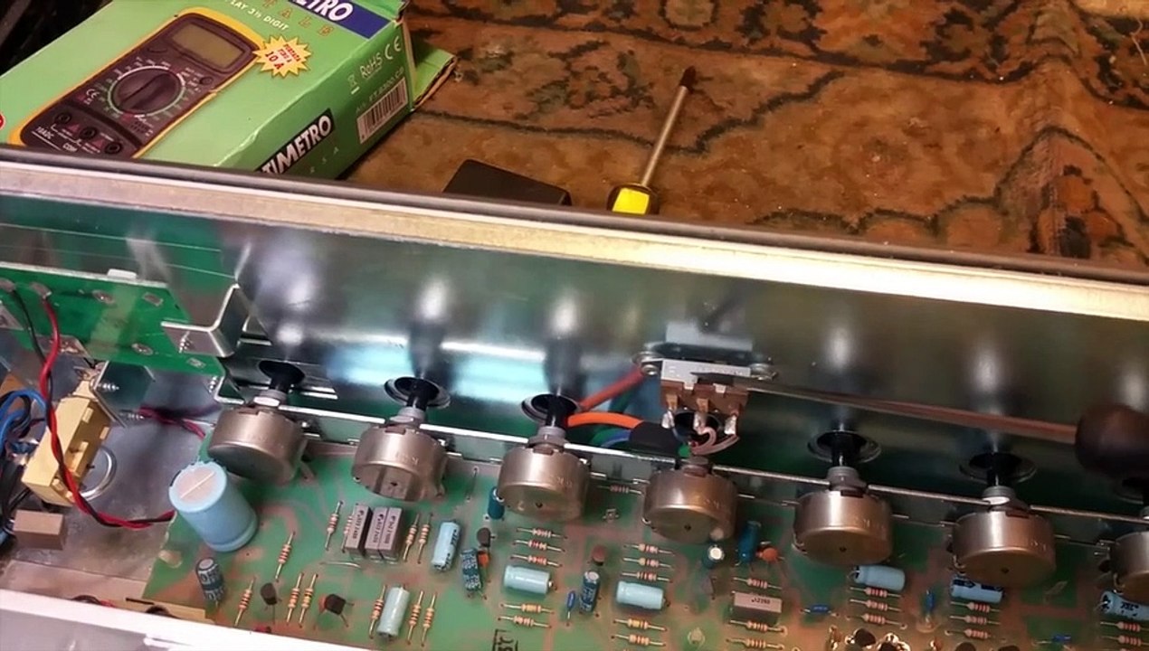 amplificatore RCF per microfoni manutenzione riparazione