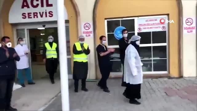 Korona virüs tedavisi tamamlanan kadın alkışlarla taburcu edildi