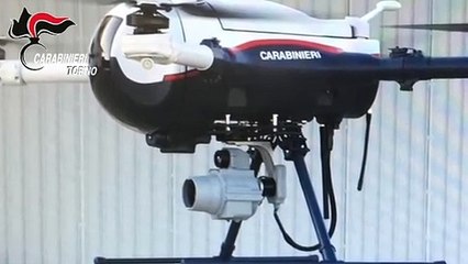 Torino - Il drone dei carabinieri pattuglia le aree verdi (03.04.20)