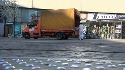 Fertőtlenítéssel harcolnak a közterületesek a koronavírus ellen