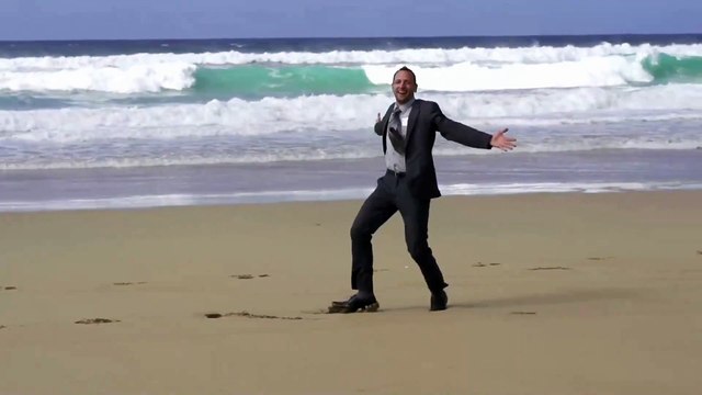 9)	Musique. Basse. Calme. Soul Search. Silent Partner