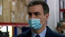 Sánchez visita una fábrica donde fabricarán 5.000 respiradores