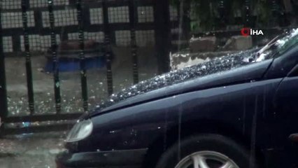 Cizre'ye fındık büyüklüğünde dolu yağdı