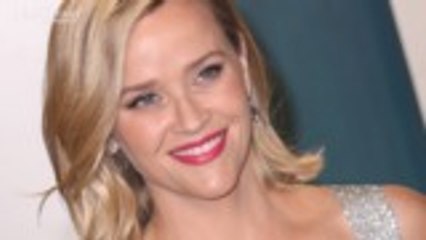 Reese Witherspoon's Draper James Giving Free Dresses to Teachers | THR News