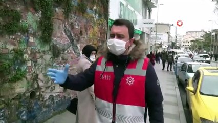 Silivri’de bin TL’lik yardım kuyruğunda sosyal mesafeye detayı