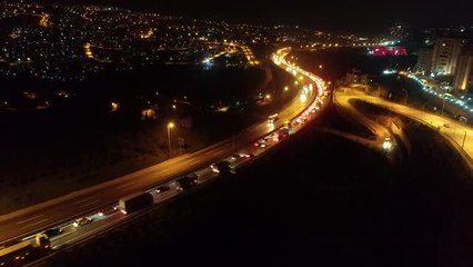 İzmit'te TEM Otoyolunda kilometrelerce araç yoğunluğu oluştu