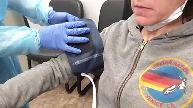 Pacientes que superaron el coronavirus donan su plasma para salvar vidas