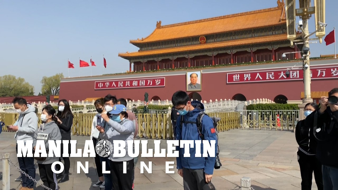 Coronavirus: Three-minutes of silence by Tiananmen Square