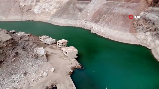 Baraj suları çekilince tarihi köy yeniden ortaya çıktı