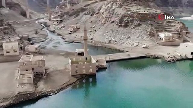 Baraj suları çekilince tarihi köy yeniden ortaya çıktı