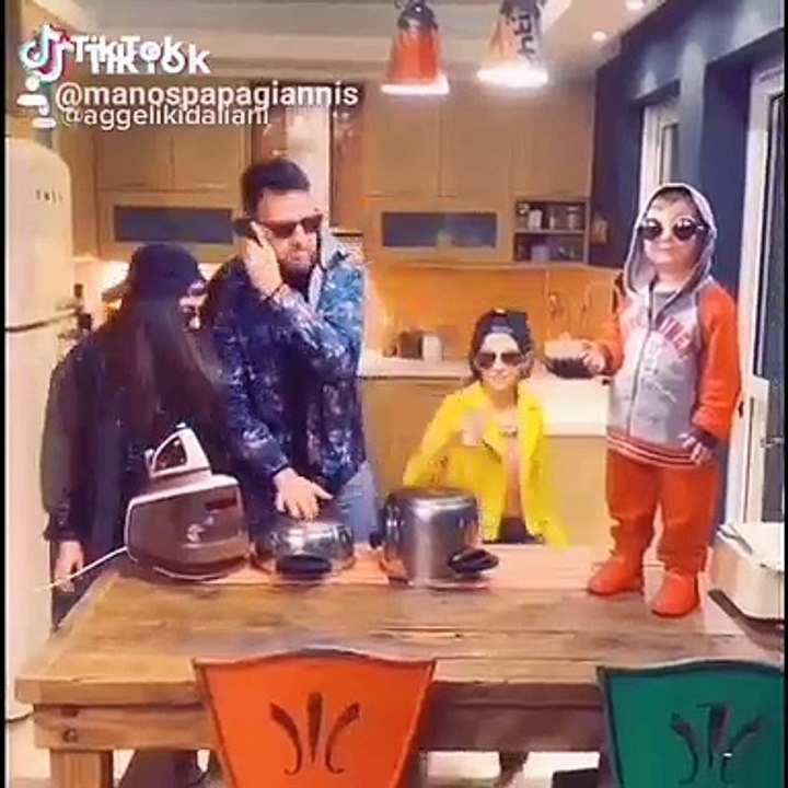 Παπαγιάννης - Δαλιάνη: Θα κλάψετε από τα γέλια όταν δείτε τι κάνουν στο σπίτι τους!