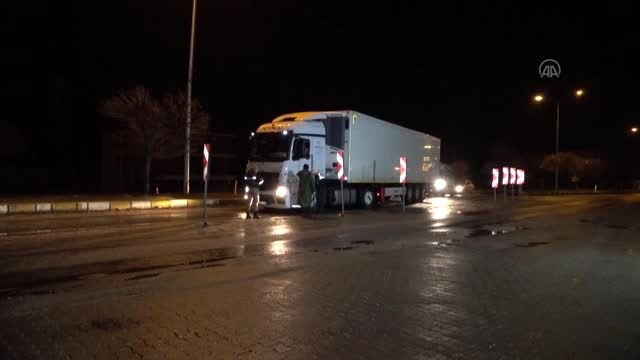 Erciş'te araç giriş çıkışları denetleniyor