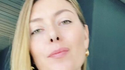 Sharapova da su número de teléfono a sus fans durante el confinamiento
