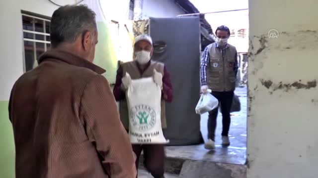 İhtiyaç sahibi 550 aileye gıda yardımı yapıldı