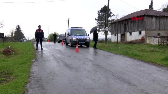 Düzce ile Sakarya arasında köy yollarından geçişleri engellemek için jandarma önlemi