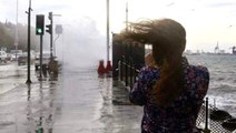 AKOM, 3 gün sürecek fırtına ve yağışa karşı İstanbulluları uyardı