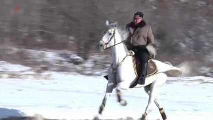 "김정은이 백두산 갈 때 탄 백마는 푸틴이 보낸 선물" / YTN