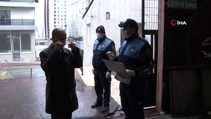 Esenyurt'taki pazarlara eldiven ve maske denetimi