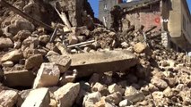 Gercüş'te yağışlardan dolayı toprak evler çöktü