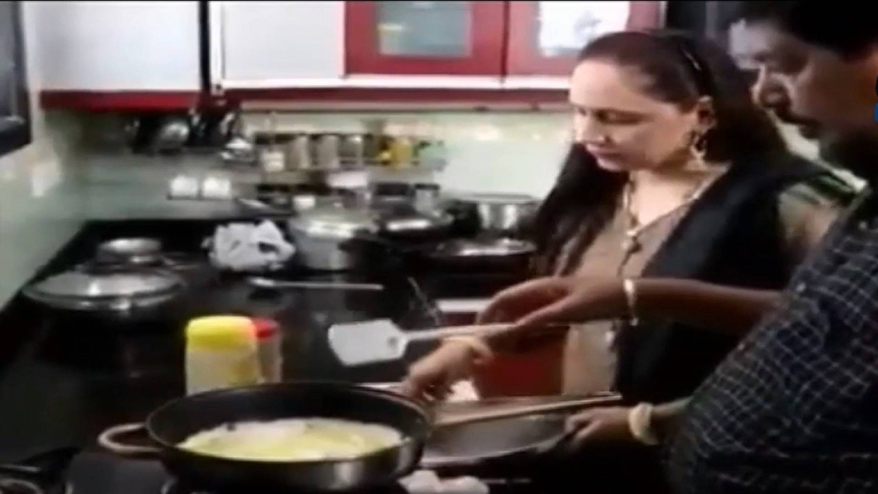 Watch Ramdas Athawale preparing breakfast during lockdown