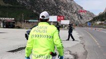 Pozantı'da giriş ve çıkışlar polis kontrolünde