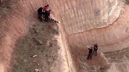 Özçekim yaparken kayalıklardan düşen kişi yaralandı