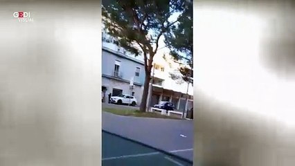 Médico italiano agride idoso ao murro e ao pontapé