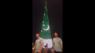 First Time Pakistani Flag In Burjkhleef Dubai (celebrating 23 March)-1