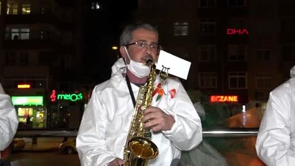 Adanalılar Portakal Çiçeği Festivali'ni balkonlarda kutladı