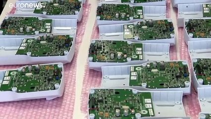 Statt Sonnenschutzcreme jetzt Desinfektionsmittel: Spaniens Unternehmen stellen sich um