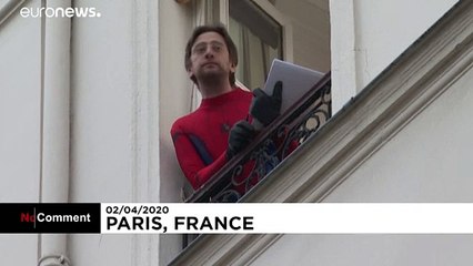 Parisian entertains neighbours with nightly quiz during confinement