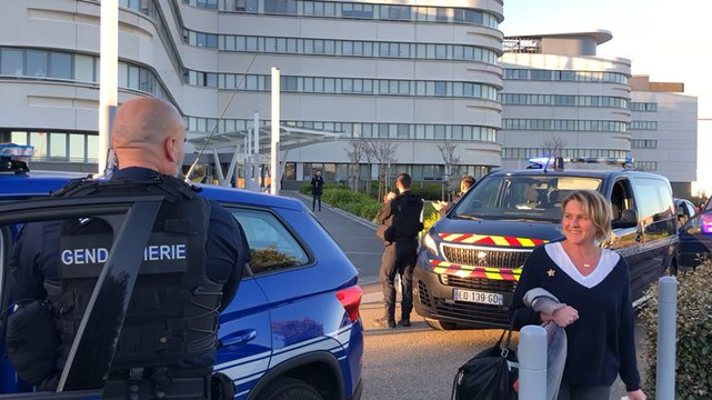 Leur bel hommage aux soignants devant l’hôpital