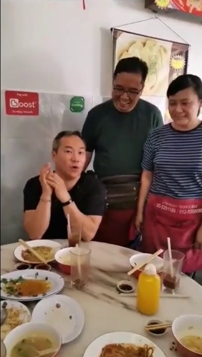 Chris Leong consult treatment at Restaurant SSF Ipoh