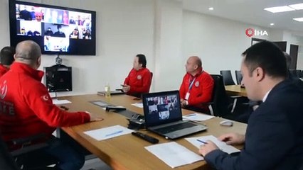Sağlık çalışanlarına video konferansla moral verildi