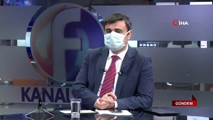 Elazığ'da televizyon programını maske takıp yaptılar