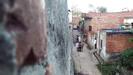शामली मुजफ्फरनगर पुलिस को पकड़ कर पीटने का लाइव वीडियो वायरल, 5 आरोपी गिरफ्तार
