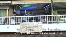Coronavirus: animation musicale au balcon à Barcelone