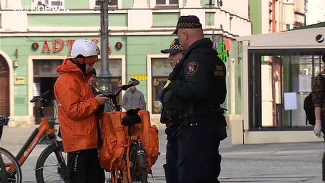 Les pays de l'Est, pourtant moins touchés, adoptent des mesures de confinement très strictes